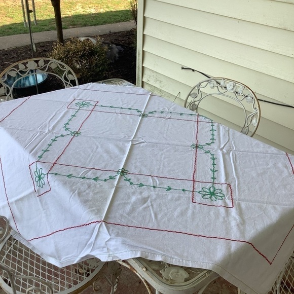 Vintage White Red Teal Embroidered Flower Rectangle Tablecloth Table Linen - Picture 1 of 11